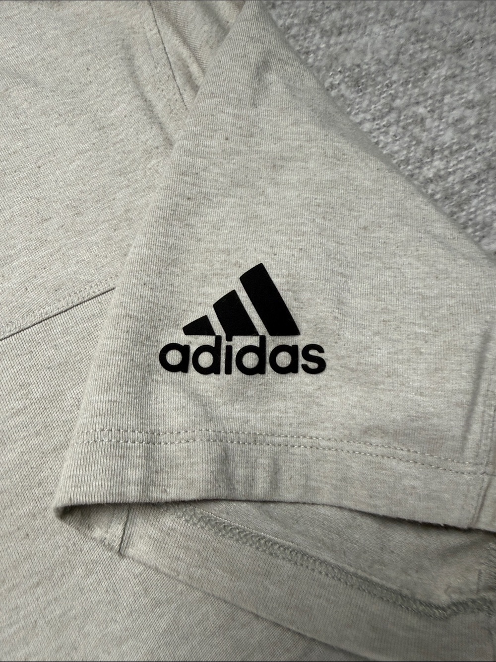 adidas Men’s Heather Light Gray Short Sleeve Crew Tee Aeroready Size M - Picture 4 of 11